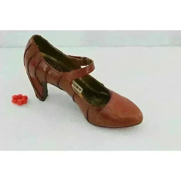 TSUBO Maryjane Women's 3.5" High Heel Pump - Picture 3 of 12